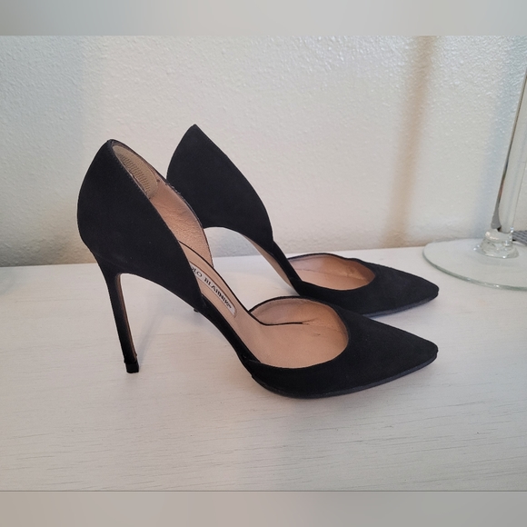 Manolo Blahnik Tayler Suede DOrsay - Picture 3 of 8